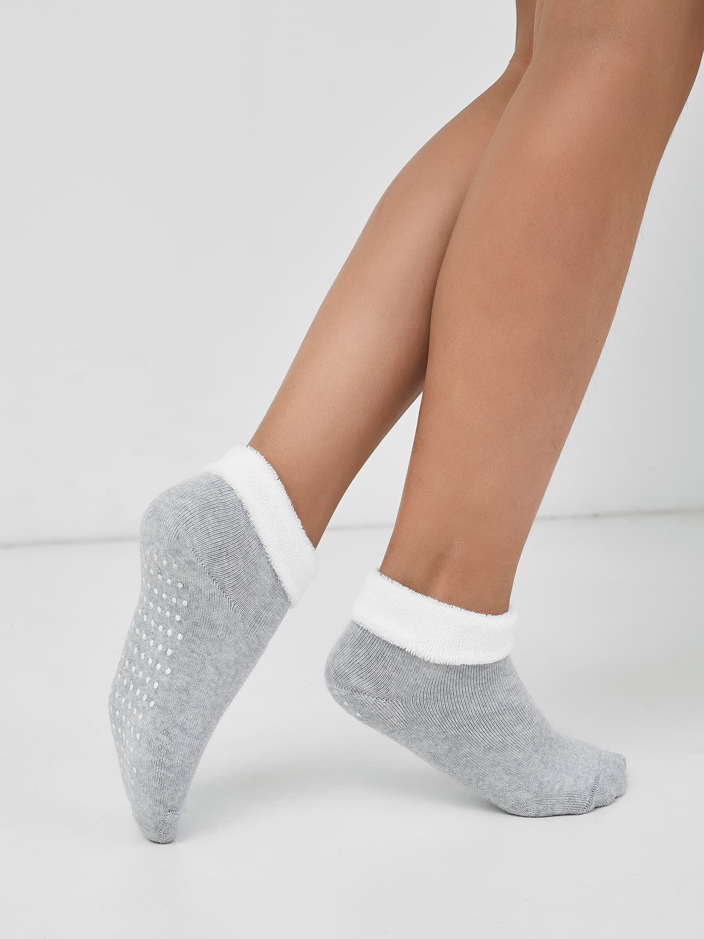 Детские укороченные носки с силиконовым покрытием на стопе