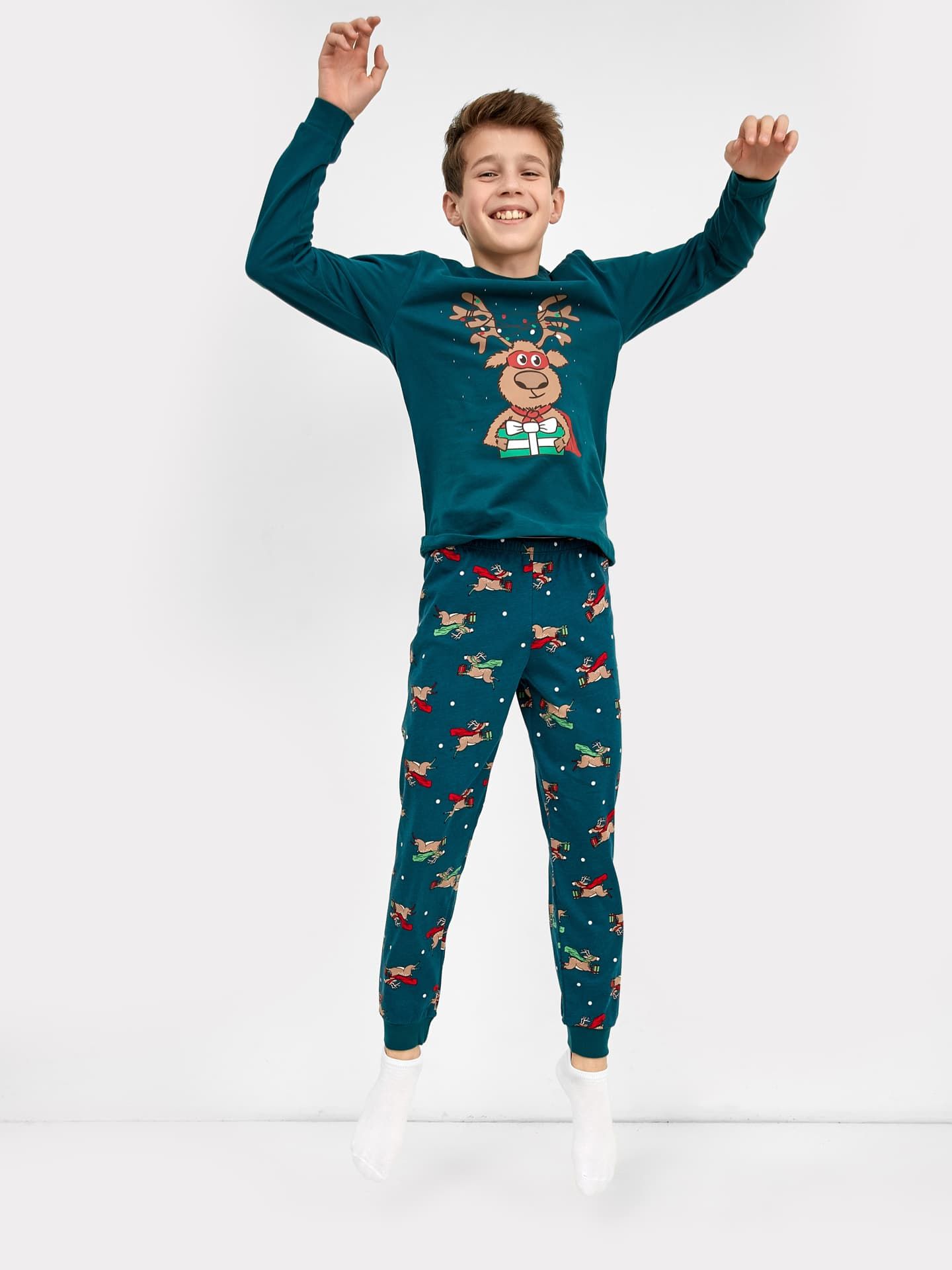Хлопковый комплект для мальчиков (лонгслив и брюки) с новогодними рисунками