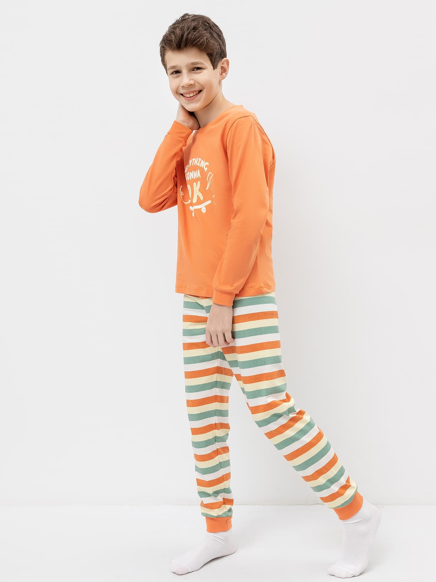 Комплект для мальчиков (джемпер, брюки) в оранжевом цвете в полоску