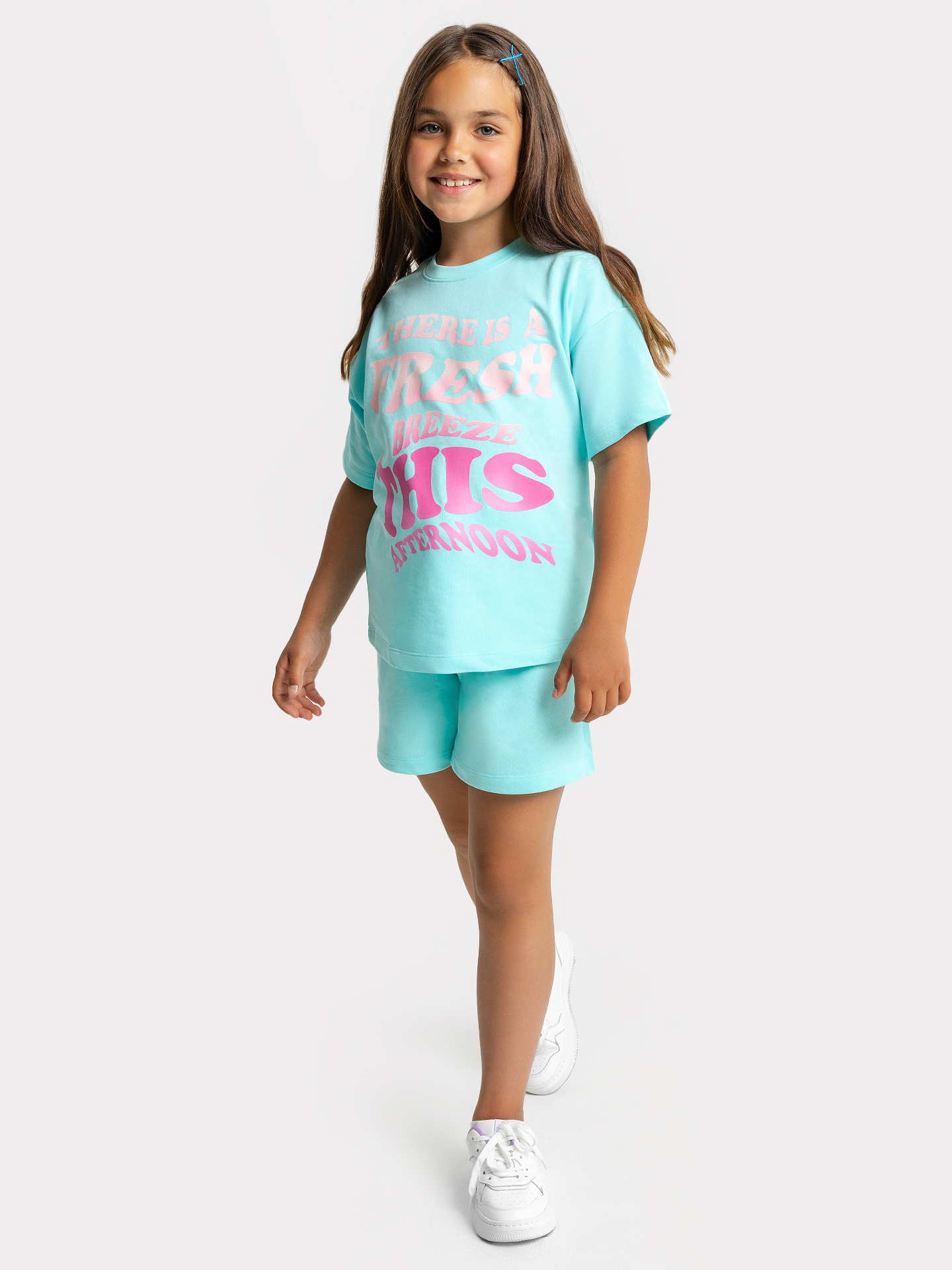Комплект для девочек (футболка, шорты) бирюзового цвета с принтом