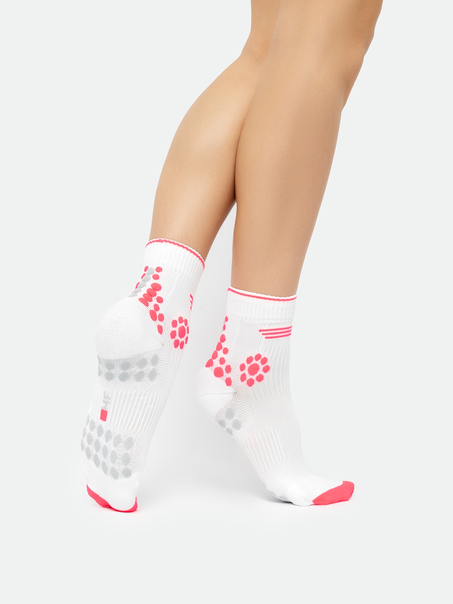 Укороченные женские спортивные носки из пряжи Meryl® Skinlife белого цвета
