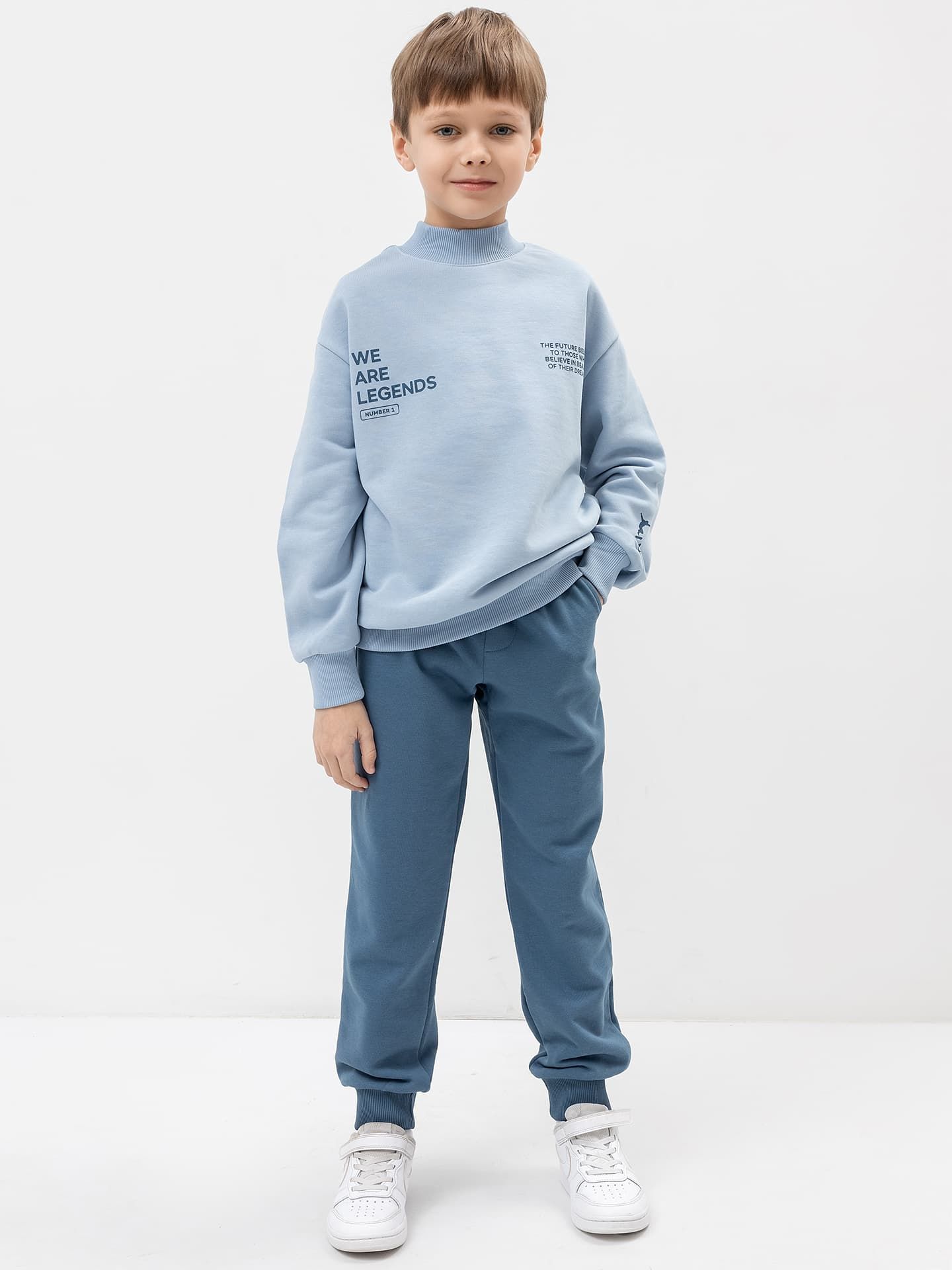 Комплект для мальчика (джемпер, брюки) в серо-голубом цвете с печатью