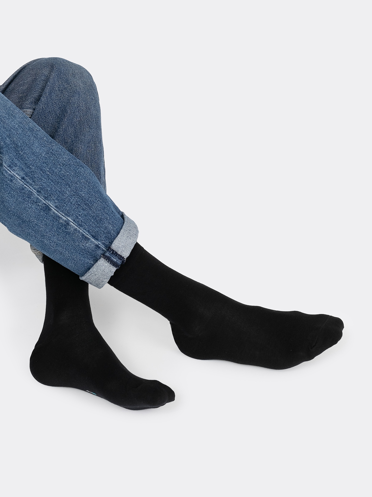 Высокие мужские носки черного цвета с антибактериальной обработкой