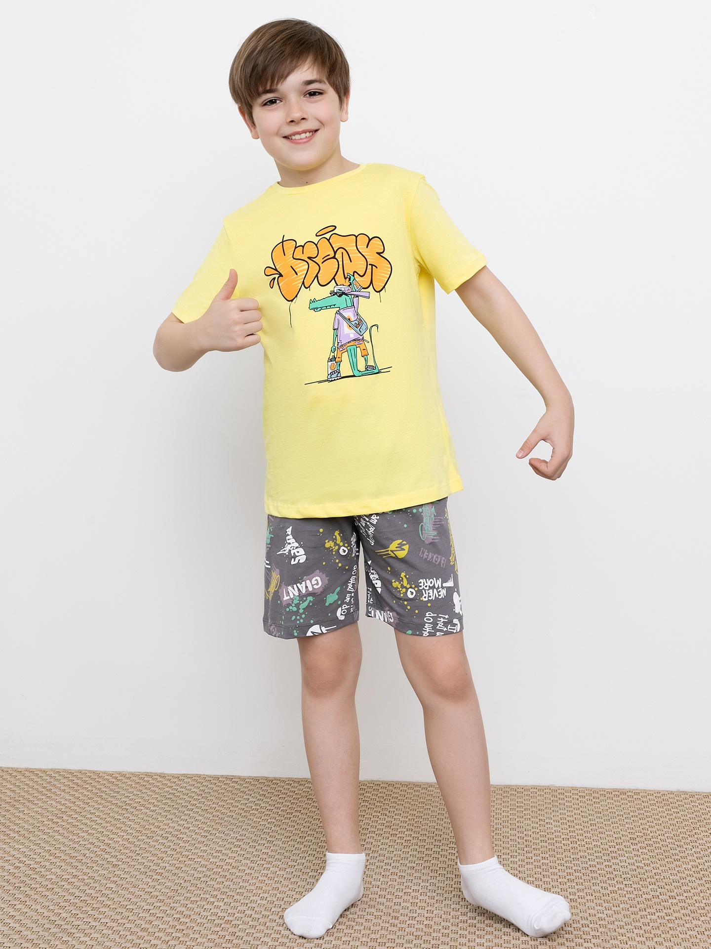 Хлопковая пижама для мальчиков (футболка и шорты)