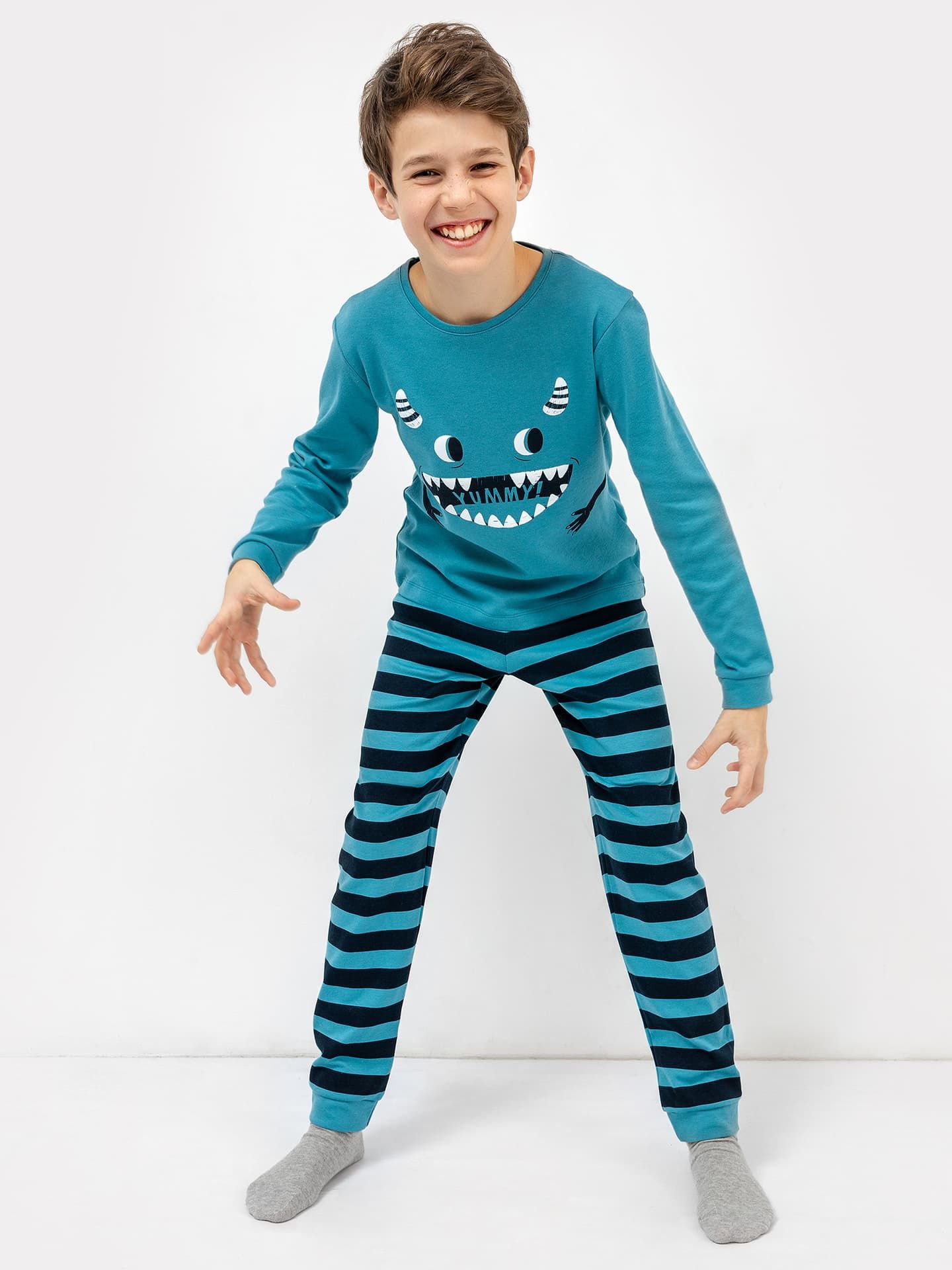 Пижама для мальчиков (джемпер, брюки) в расцветке 