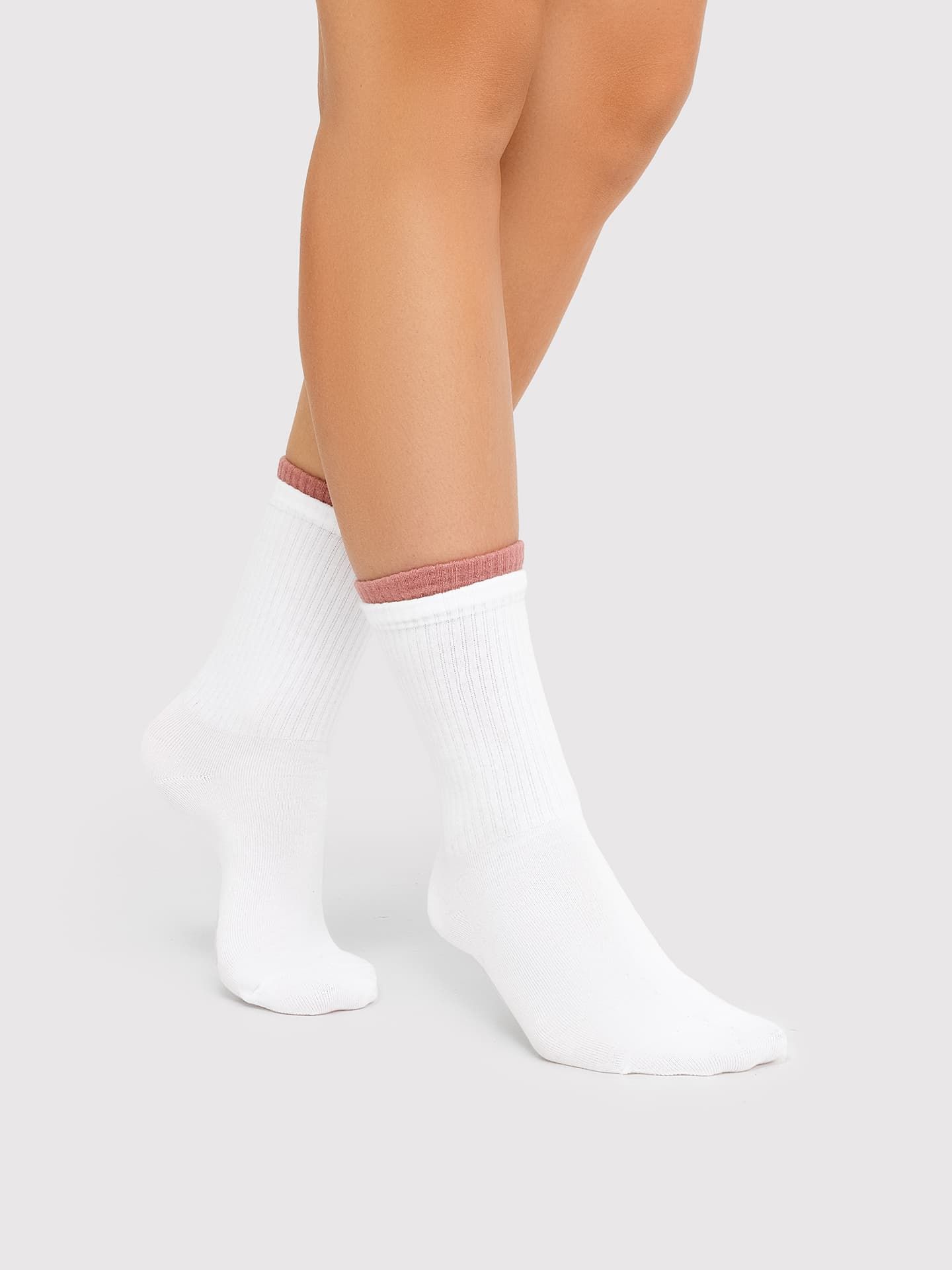 Высокие женские носки белого цвета с многослойным бортом