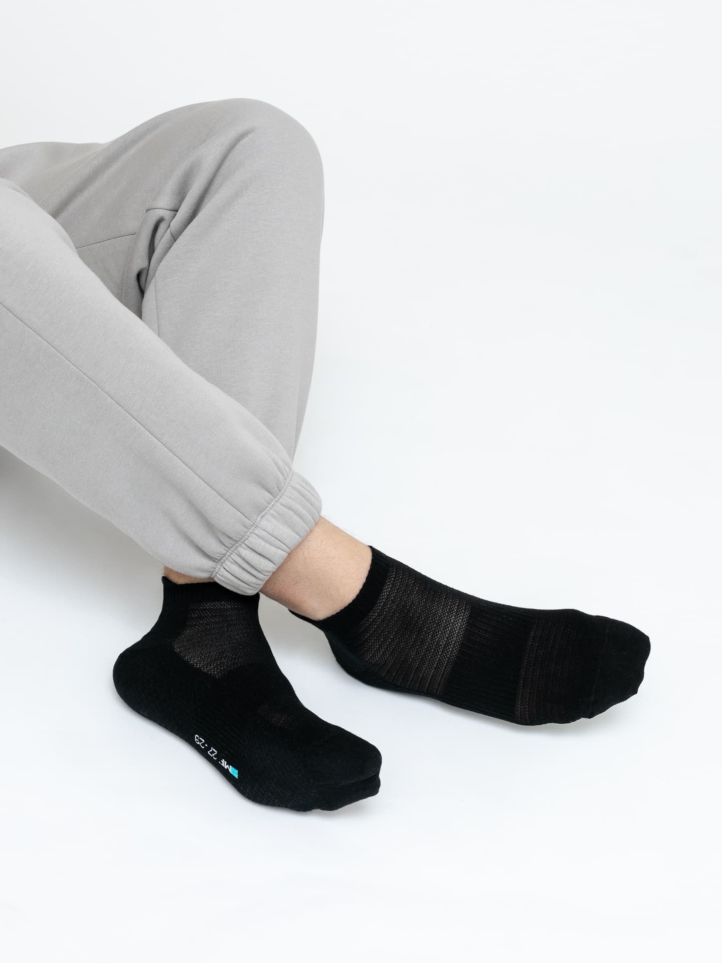 Короткие мужские носки с сеткой и антибактериальной обработкой