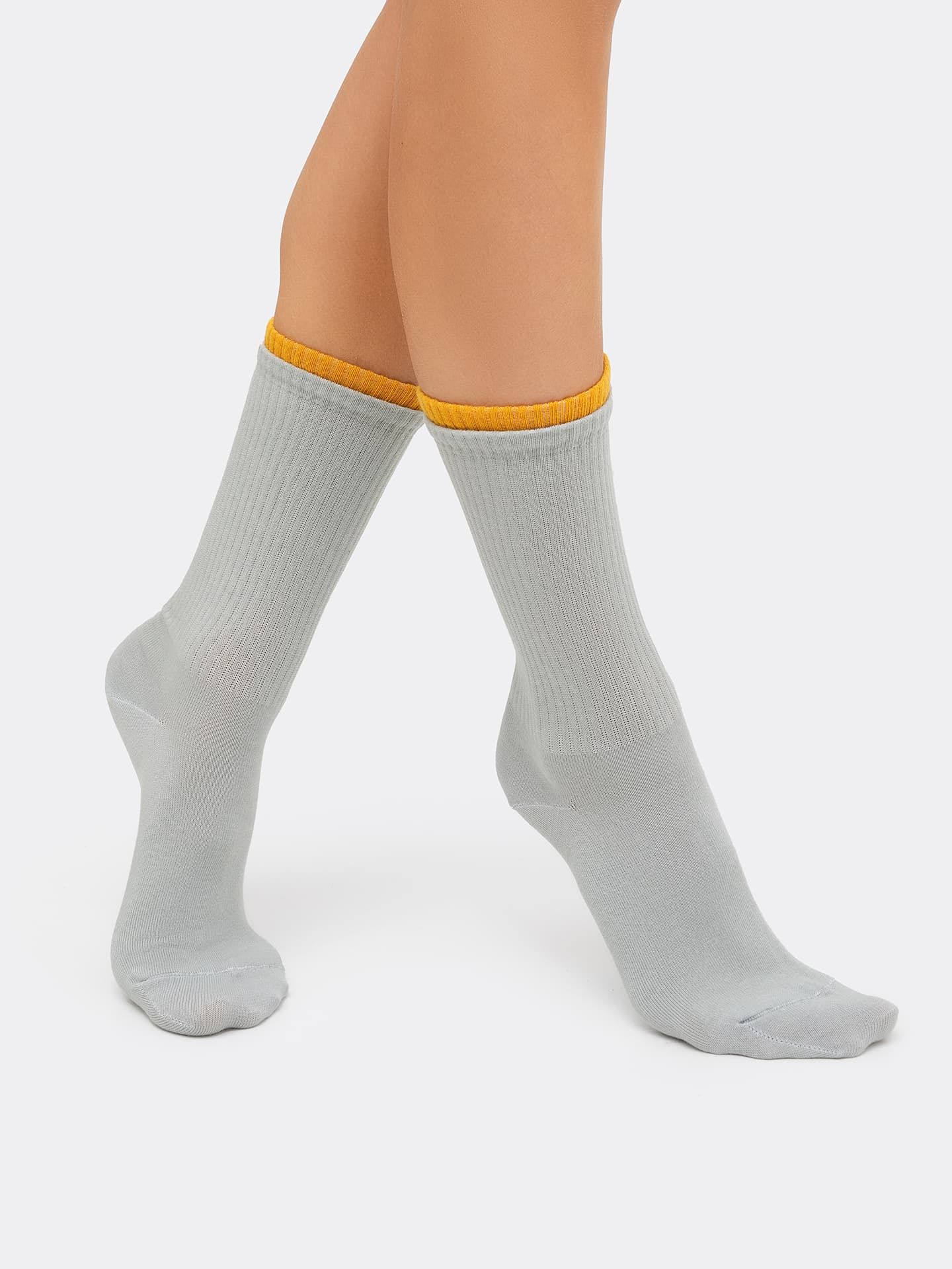 Женские носки с оригинальным двойным бортом светло-оливкового цвета