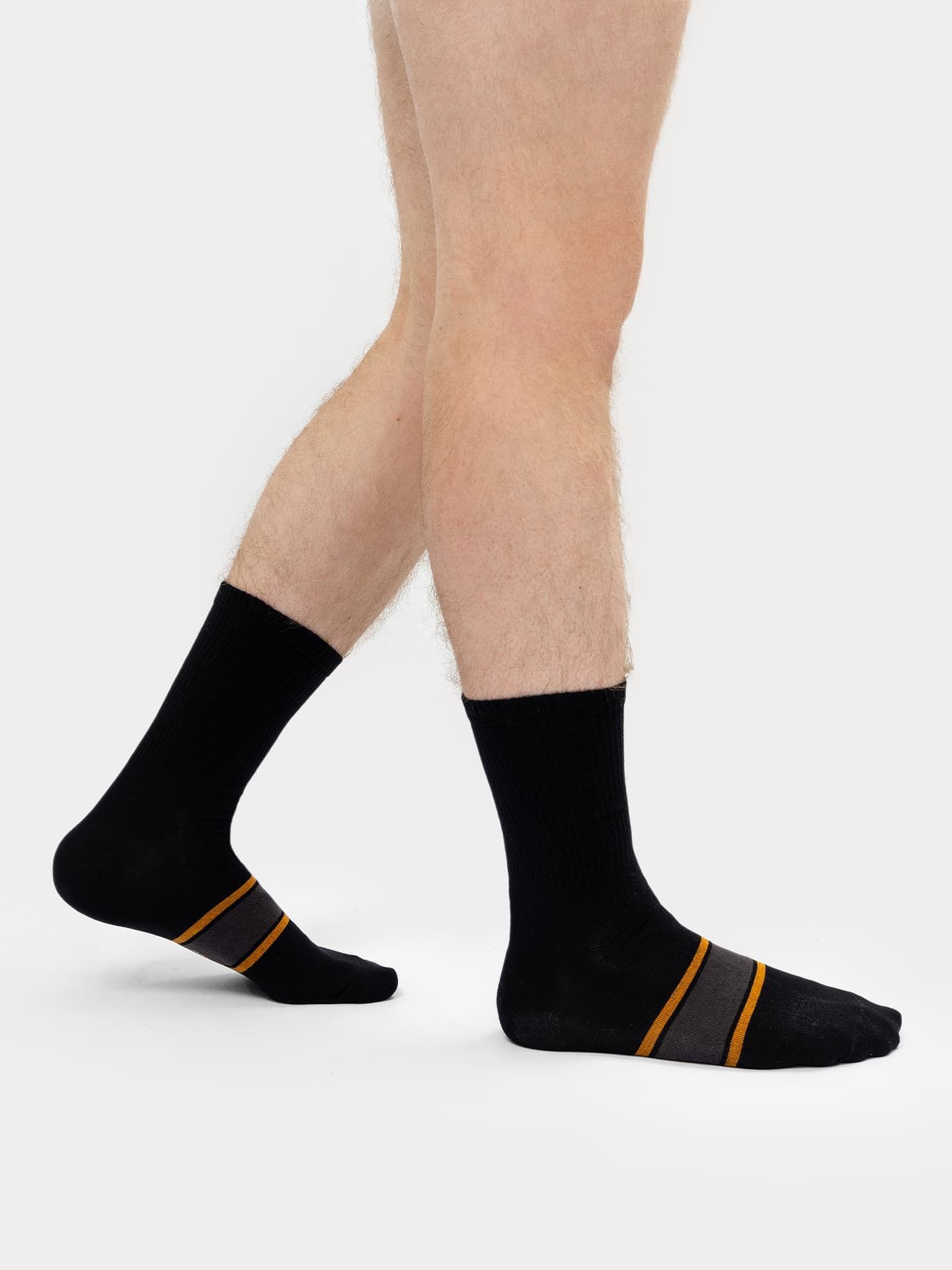 Носки мужские классические черные с желто-серой полоской на следу